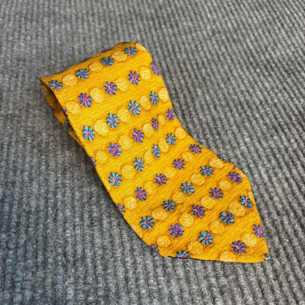 IKE BEHAR New York 100% Silk Tie Gold Floral Handmade Spain Mens Necktie